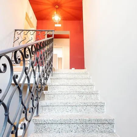 Guesthost - San Vincenzo 3*