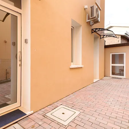 Guesthost - San Vincenzo Гостевой дом 3*